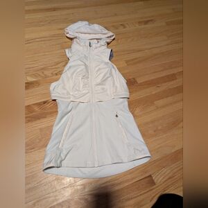 Lululemon Kanto Catch Me Vest in the Angel Wing / Ghost Dot Embossed Angel Wing